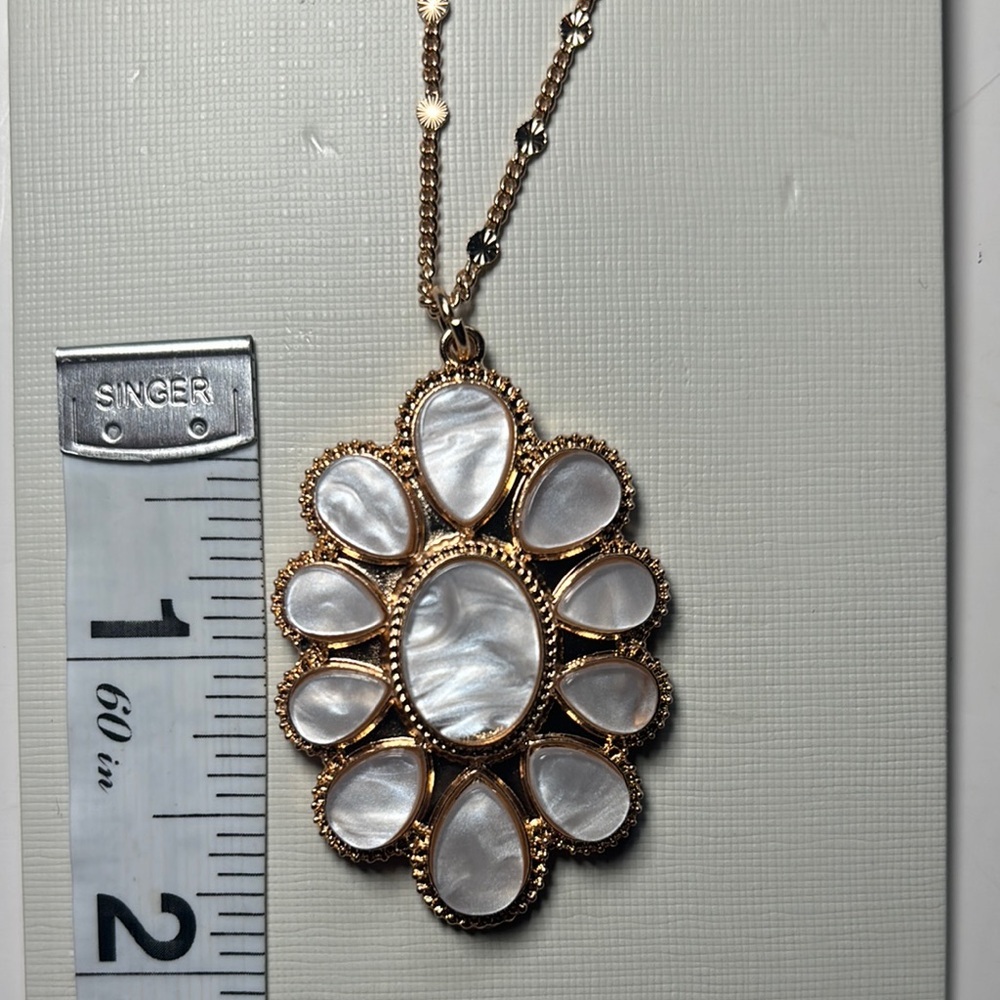 NWT-Gold and White Opal Cluster Necklace - Picture 8 of 9